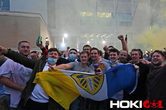 2-WAGs-Baru-Leeds-United-Unggah-Foto-Membahagiakan